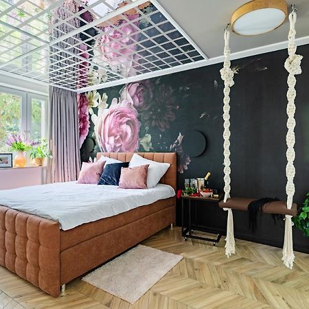 Secret Garden Apartment Варшава Экстерьер фото