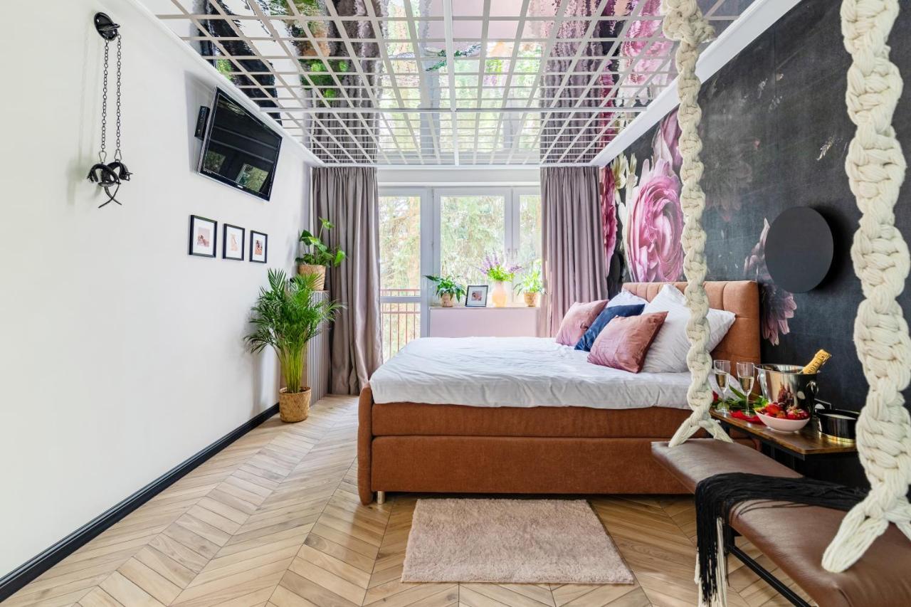 Secret Garden Apartment Варшава Экстерьер фото