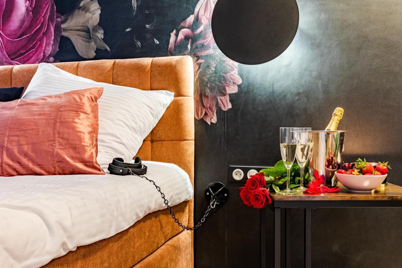 Secret Garden Apartment Варшава Экстерьер фото